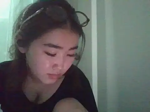 Snapshot of Zorivale chatting on February 12, 8:26 pm Zorivale online show from February 12, 8:26 pm