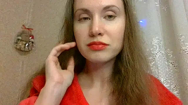 Snapshot of Lynirina chatting on February 24, 9:57 pm Lynirina online show from February 24, 9:57 pm