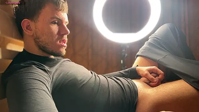 mynameischris online show from February 18, 11:33 pm