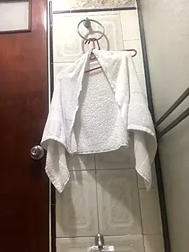 andresnoir  online show from January 10, 12:51 pm