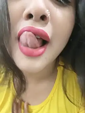 Snapshot of Beauty_Queen_Soniya chatting on July 19, 3:54 am Beauty Queen Soniya online show from July 19, 3:54 am