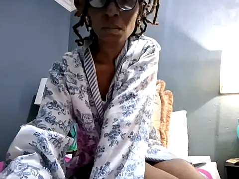 NaughtyCouga online show from April 14, 4:29 am