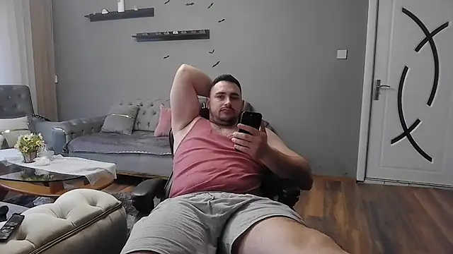 Snapshot of mastermute chatting on February 21, 7:31 am mastermute online show from February 21, 7:31 am