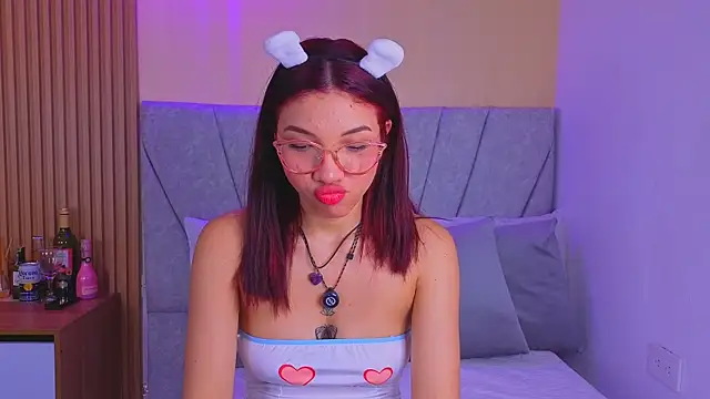 Snapshot of celeste_collins_ chatting on June 14, 3:41 am celeste collins online show from June 14, 3:41 am