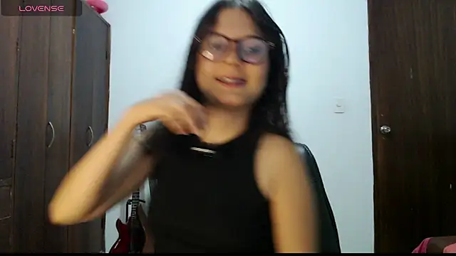 CarlaLorez online show from May 7, 11:54 pm