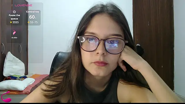 CarlaLorez online show from June 21, 7:05 pm