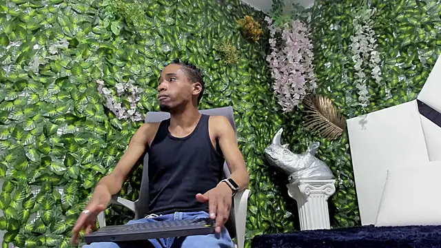 REDBRYAN EBANO online show from October 29, 8:43 pm