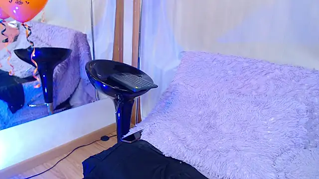 LizzyGrey  online show from October 30, 7:21 am