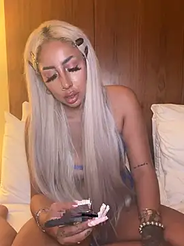 Snapshot of zara_bellexx chatting on June 26, 8:35 pm zara bellexx online show from June 26, 8:35 pm