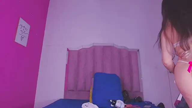 lilylovely  online show from November 11, 7:14 pm