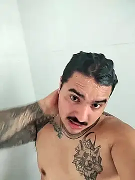 Snapshot of Peter2824 chatting on October 15, 1:44 pm Peter2824 online show from October 15, 1:44 pm