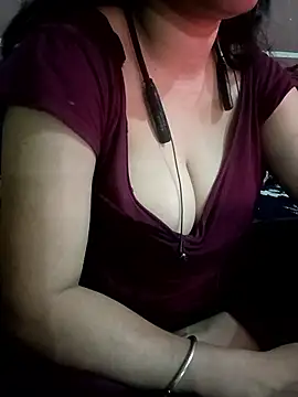 Snapshot of Parya_109 chatting on February 13, 4:58 pm Parya 109 online show from February 13, 4:58 pm