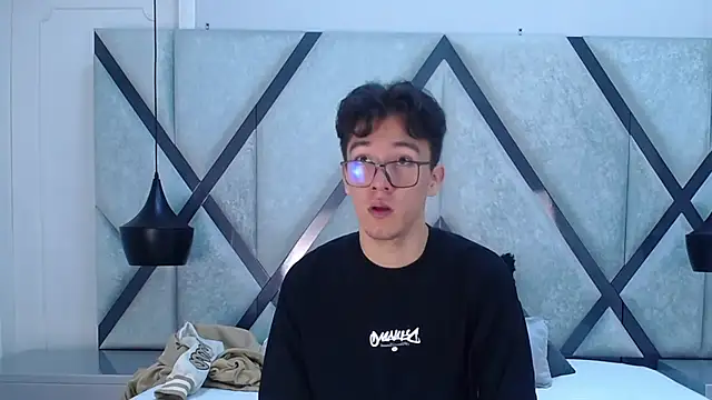 Austin Reeds online show from October 16, 11:44 am
