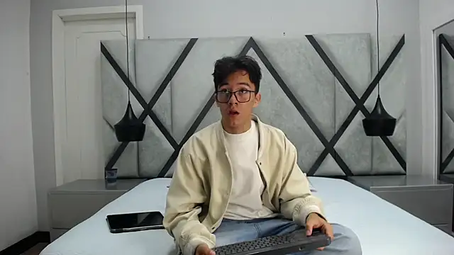 Austin Reeds online show from October 19, 12:39 pm
