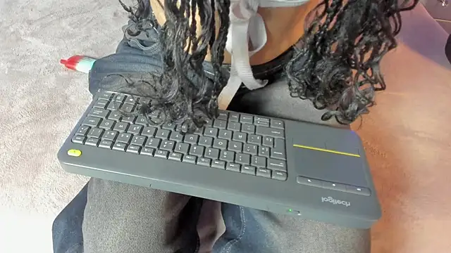 Snapshot of Violeta_js chatting on December 22, 6:32 am Violeta js online show from December 22, 6:32 am