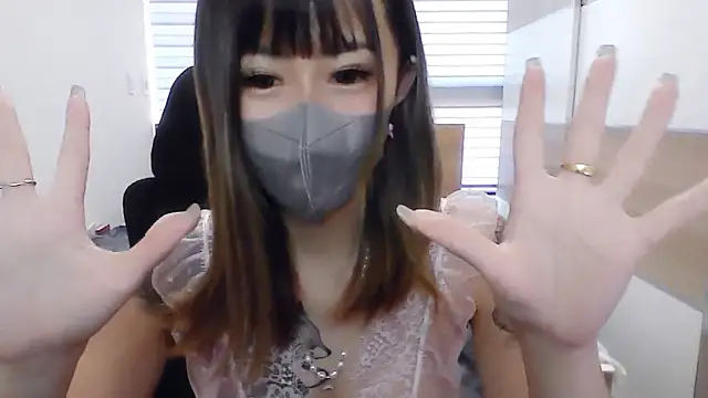 Snapshot of j20907085 chatting on October 10, 8:02 am j20907085 online show from October 10, 8:02 am