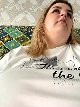 Snapshot of Vita6777 chatting on November 2, 7:33 am Vita6777 online show from November 2, 7:33 am