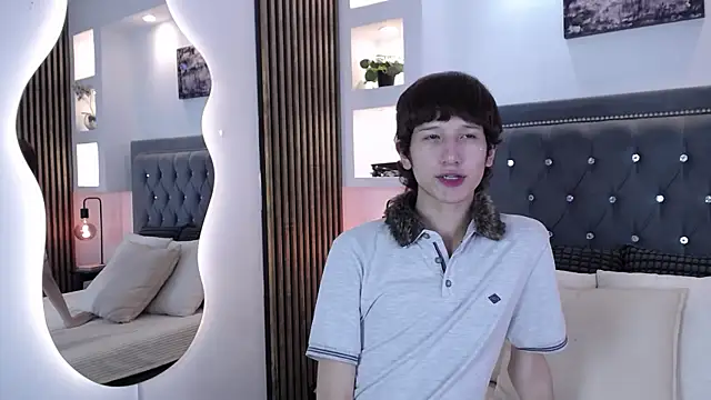 Emo Boy  online show from April 11, 8:13 pm