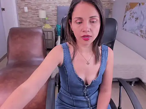 Tatis Corredor online show from November 8, 2:17 pm