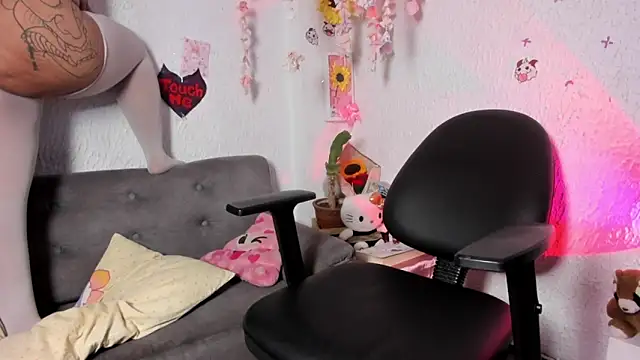 Emilycollei online show from March 9, 2:04 am