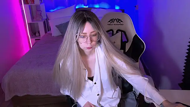 sofiisun online show from November 4, 2:10 am