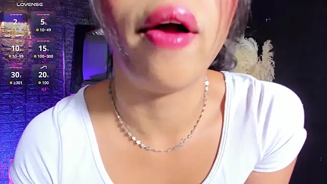 Snapshot of Assia_Roos chatting on June 18, 10:30 am Assia Roos online show from June 18, 10:30 am