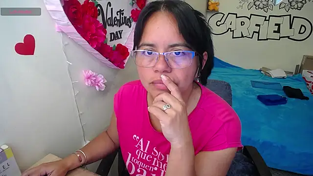 Snapshot of Miss__kendra_ chatting on May 18, 1:17 pm Miss kendra online show from May 18, 1:17 pm