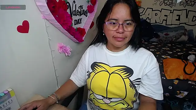 Snapshot of Miss__kendra_ chatting on May 21, 2:35 pm Miss kendra online show from May 21, 2:35 pm
