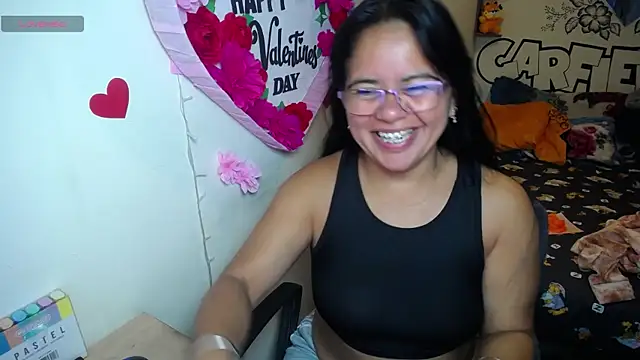 Snapshot of Miss__kendra_ chatting on May 27, 11:29 am Miss kendra online show from May 27, 11:29 am