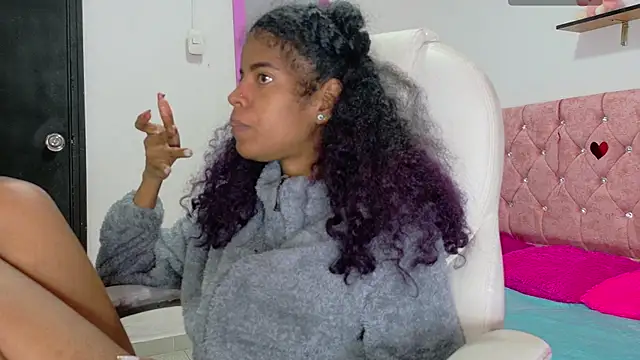 thianahorny online show from March 26, 12:55 pm