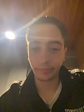 Snapshot of Asimako chatting on December 15, 6:56 pm Asimako online show from December 15, 6:56 pm