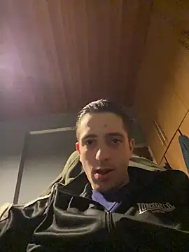 Snapshot of Asimako chatting on December 22, 7:55 pm Asimako online show from December 22, 7:55 pm