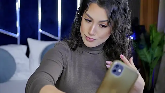 Talia Lure online show from January 11, 7:24 am