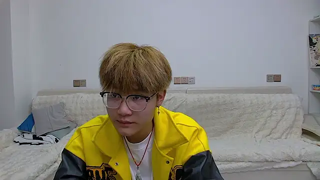 KK-cuteboy online show from February 18, 11:17 am