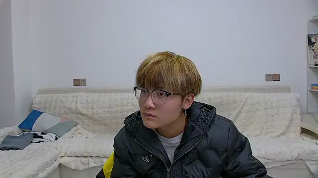 KK-cuteboy online show from February 21, 10:27 am