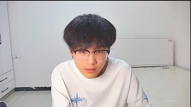 KK-cuteboy online show from May 21, 12:34 pm