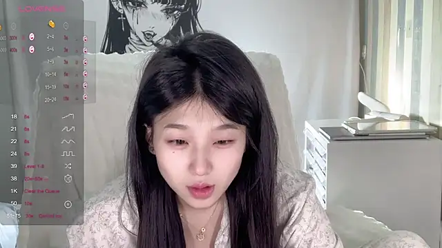 QiQi-779 online show from October 26, 12:33 pm