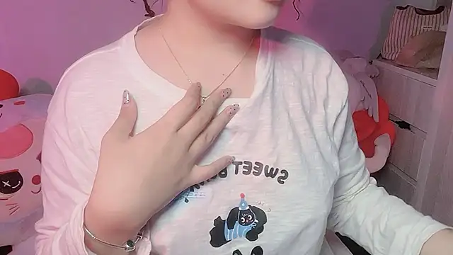 Snapshot of BeChinh_Lee chatting on February 6, 3:11 am BeChinh Lee online show from February 6, 3:11 am