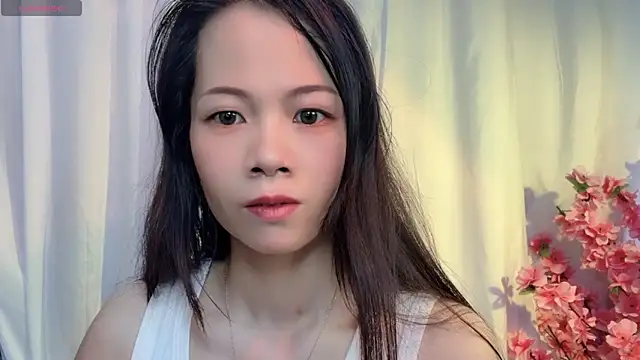 Snapshot of Lynnalltop-165-KeKe chatting on October 18, 1:30 am Lynnalltop-165-KeKe online show from October 18, 1:30 am