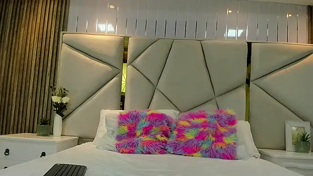 Snapshot of rebeca_brown_ chatting on October 11, 11:31 am rebeca brown online show from October 11, 11:31 am