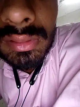 Snapshot of siddBus chatting on October 30, 11:00 am siddBus online show from October 30, 11:00 am