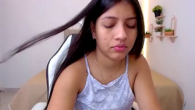 Snapshot of zara_cute chatting on May 8, 11:59 am zara cute online show from May 8, 11:59 am