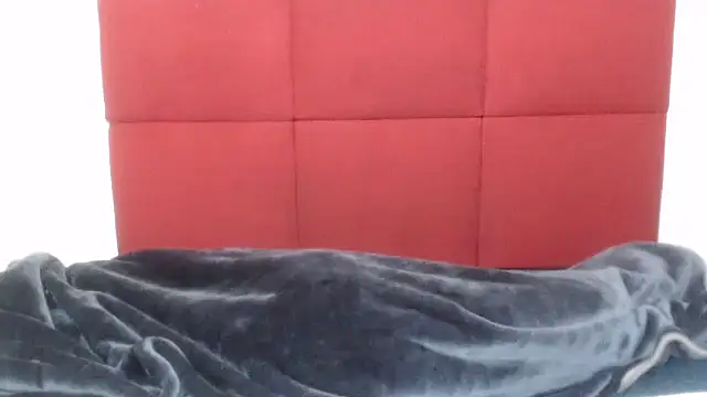 ZuriVixen online show from November 25, 3:17 am