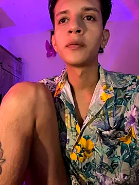 tylernova online show from October 25, 3:25 am