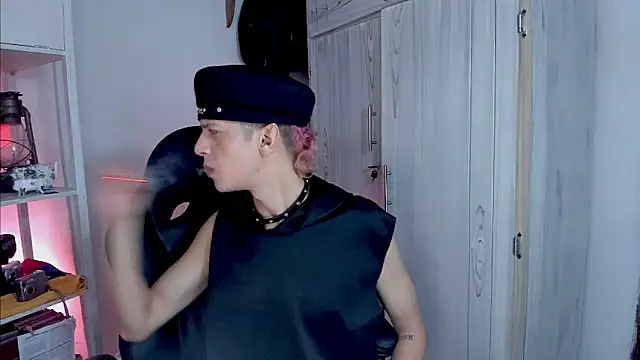 tylernova online show from November 24, 1:49 am