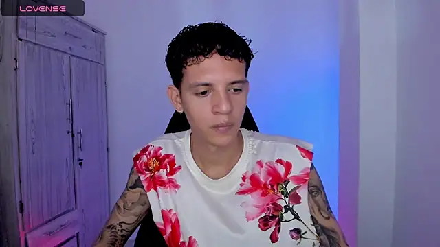 tylernova online show from May 24, 3:55 am