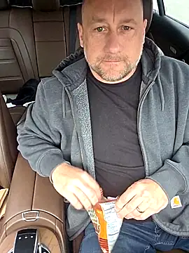 akstr8 online show from April 5, 9:34 pm