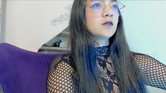 Snapshot of Sasha_Grace chatting on October 31, 1:12 pm Sasha Grace online show from October 31, 1:12 pm