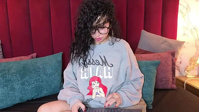 CHIARAJJONES online show from May 20, 12:33 pm