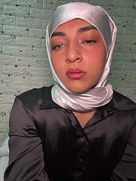 Snapshot of CelestSkyy chatting on December 18, 11:33 pm CelestSkyy online show from December 18, 11:33 pm